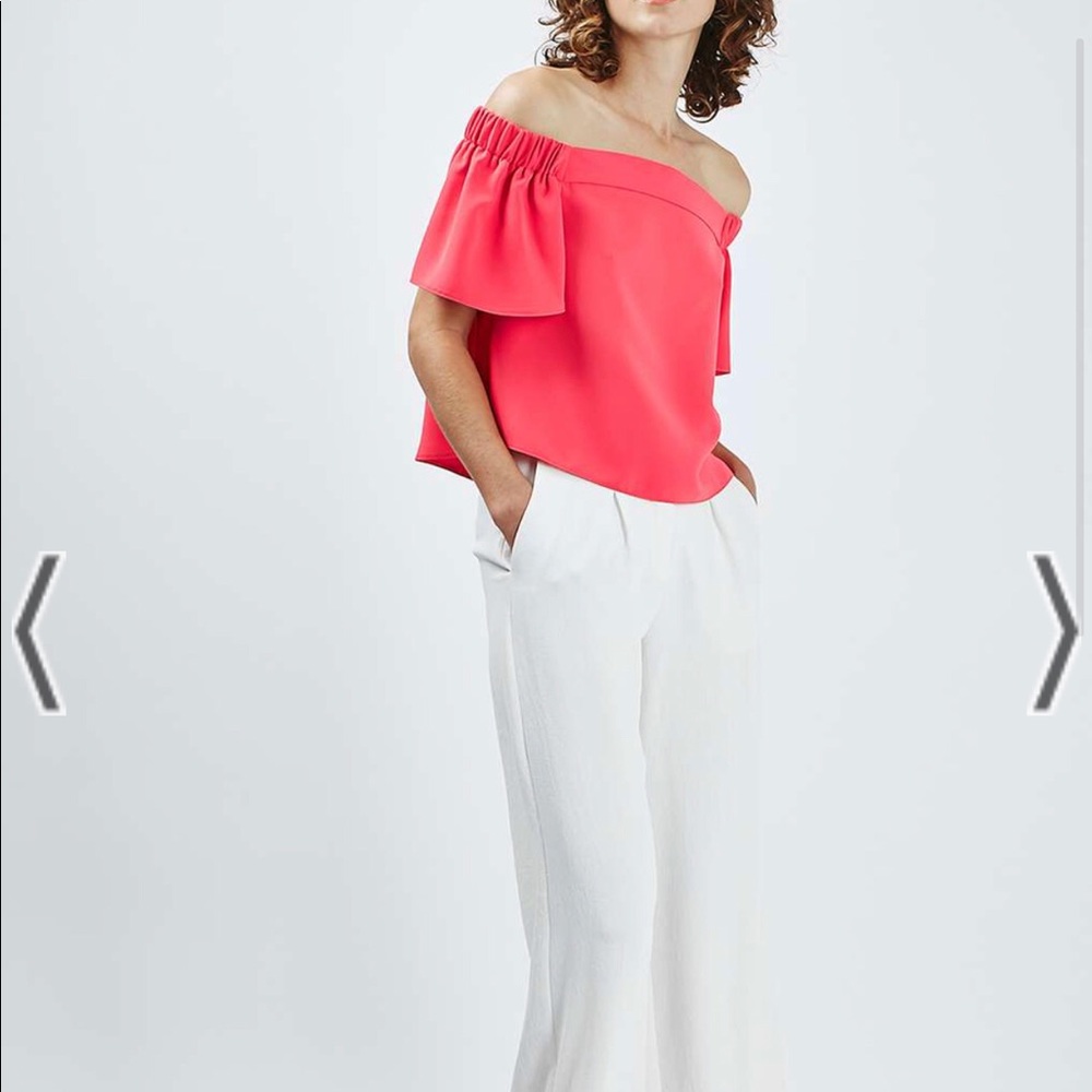 'Livi' Off the Shoulder Bardot Top
TOPSHOP